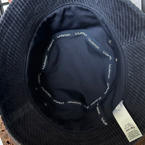 Lululemon Athletica Navy Corduroy Bucket Hat Like New S/M - Picture 5 of 6